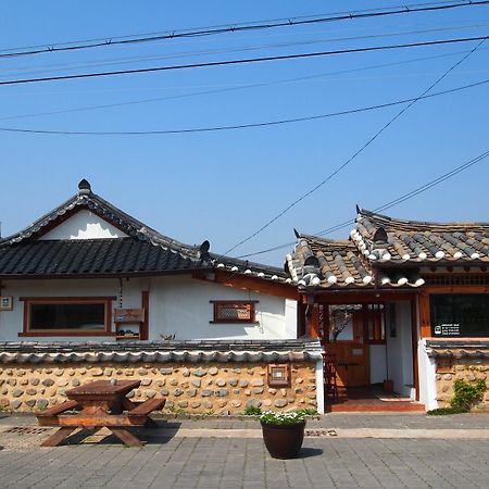 Floral Space Hanok Guesthouse كَونتو المظهر الخارجي الصورة