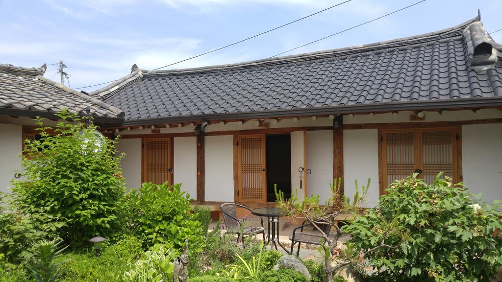 Floral Space Hanok Guesthouse كَونتو المظهر الخارجي الصورة