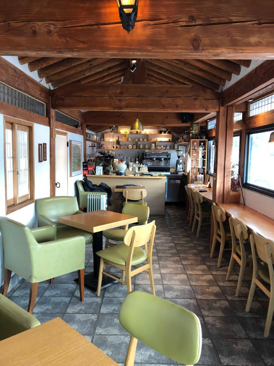 Floral Space Hanok Guesthouse كَونتو المظهر الخارجي الصورة